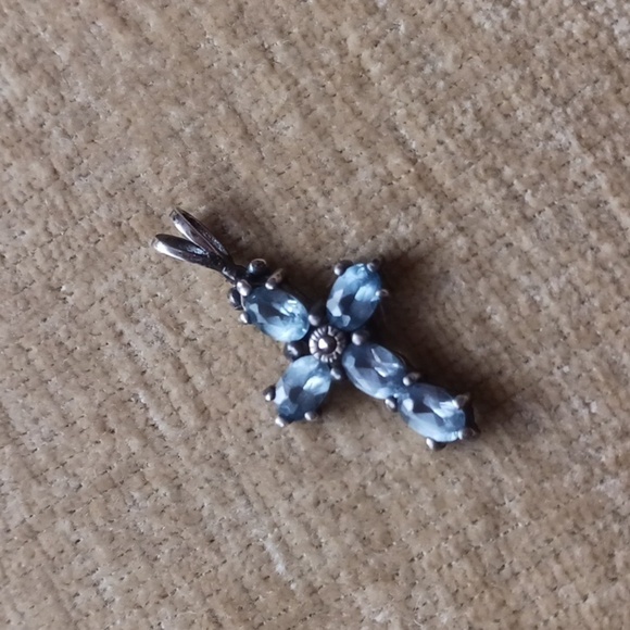 925 Silver Blue Rhinestone Cross Pendant - Picture 5 of 7